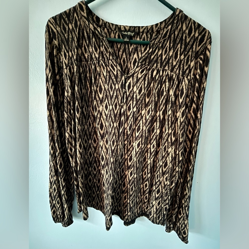 Lucky Brand Women’s Long Sleeved Top Black and Cream/Tan EUC